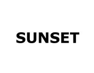 Testo nero 'SUNSET' su sfondo bianco, semplice e diretto.